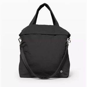 Lululemon On My Level bag